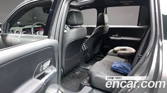 Mercedes-Benz GLB-Class 2024 — Photo 15/20