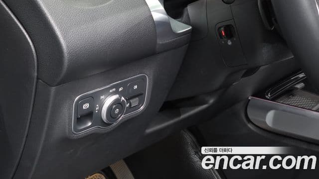 Mercedes-Benz GLB-Class 2024 — Photo 6/20