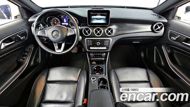 Mercedes-Benz GLA-Class 2018 — фото 10 из 20