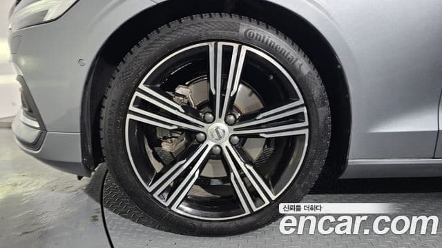 Volvo S60 2020 — Şəkil 5/20