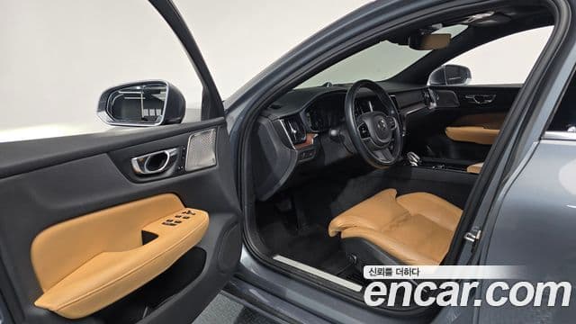 Volvo S60 2020 — фото 10 из 20