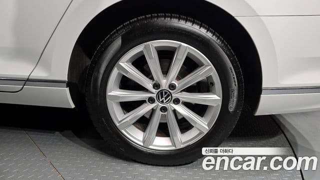 Volkswagen Passat GT 2021 — Şəkil 5/20
