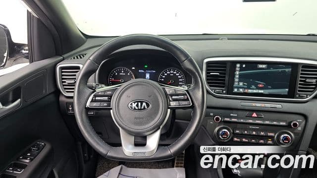 Kia Sportage The Bold 2020 — ფოტო 15/20