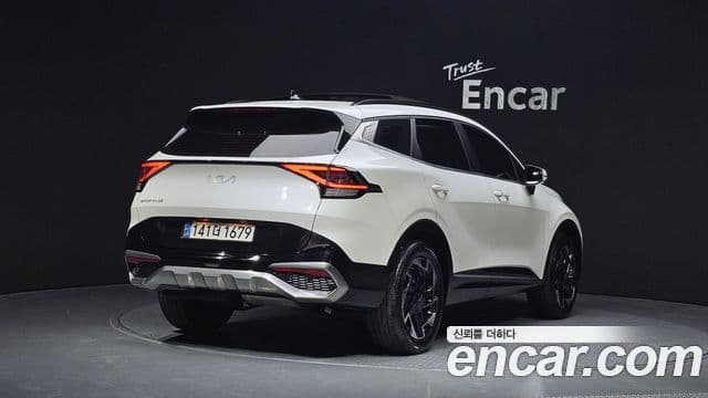 Kia Sportage 2021 — Фото 2/20