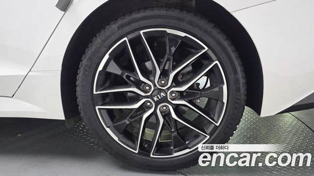 Kia K5 2020 — ფოტო 5/20