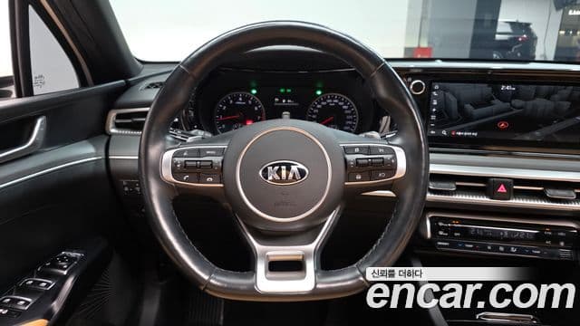 Kia K5 2020 — ფოტო 13/20