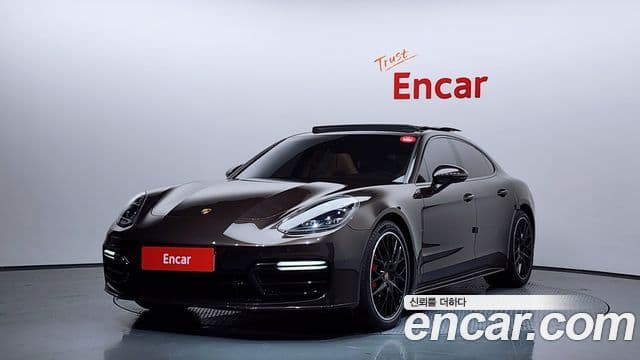 Porsche Panamera 2019 — ფოტო 1/20