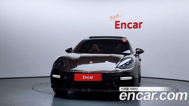 Porsche Panamera 2019 — ფოტო 3/20
