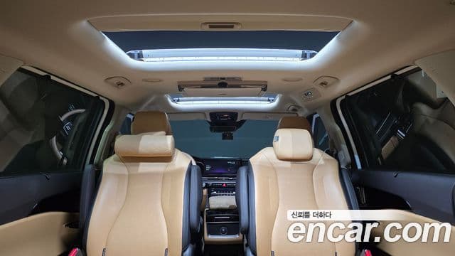 Kia Carnival 2023 — ფოტო 20/20