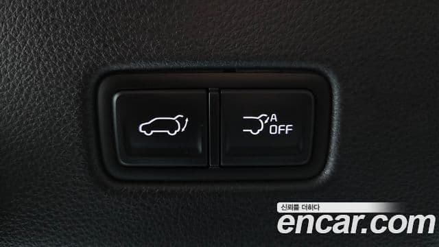 Kia Carnival 2023 — ფოტო 17/20