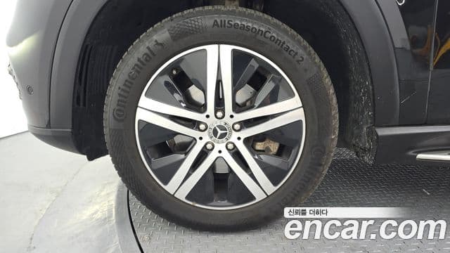 Mercedes-Benz GLE-Class 2019 — ფოტო 19/20