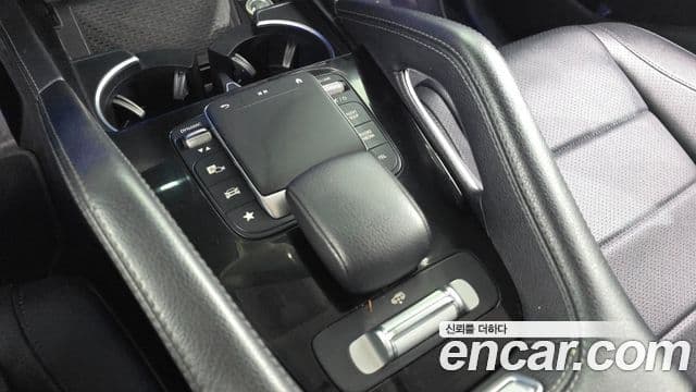Mercedes-Benz GLE-Class 2019 — ფოტო 17/20