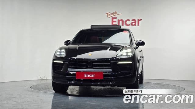 Porsche Macan 2022 — Photo 14/20