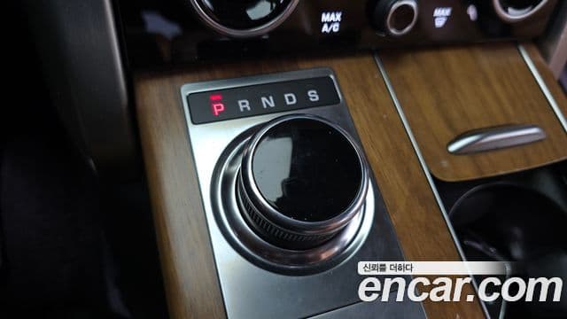 Land Rover Range Rover 2020 — Photo 9/20