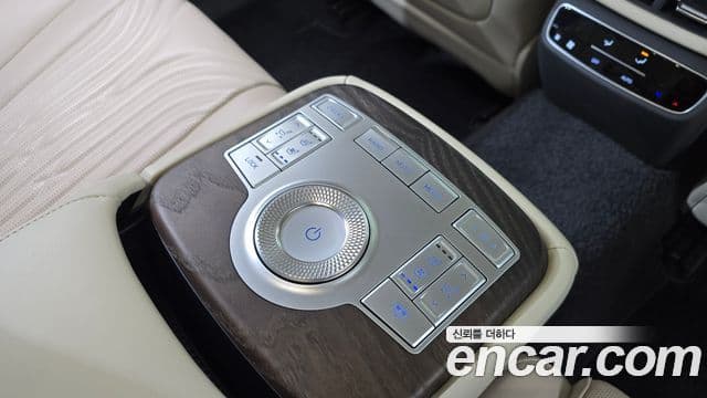 Genesis Electrified G80 2020 — Şəkil 19/20