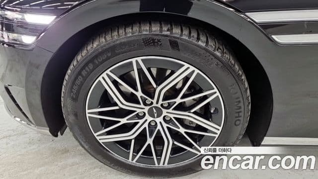 Genesis G90 2023 — Photo 6/18