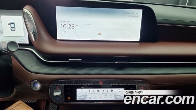 Genesis G90 2023 — Photo 17/18
