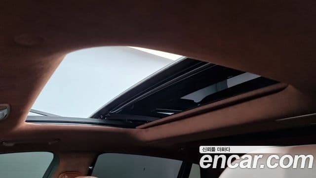 Genesis G90 2023 — Photo 12/18