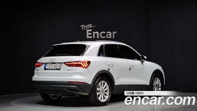 Audi Q3 2023 — ფოტო 2/20