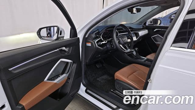 Audi Q3 2023 — фото 10 из 20