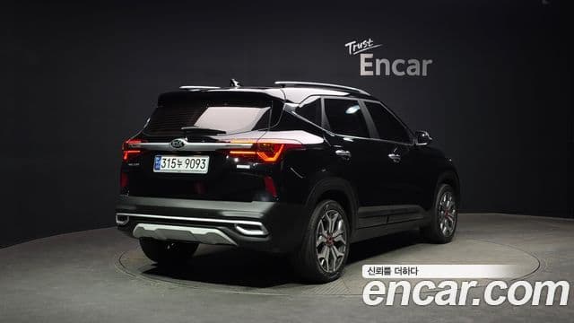 Kia Seltos 2021 — ფოტო 2/20