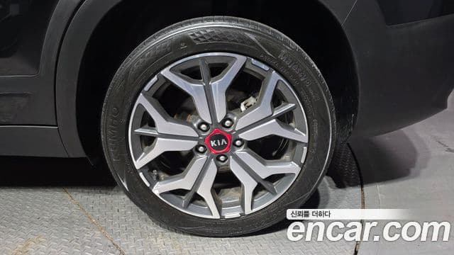 Kia Seltos 2021 — ფოტო 5/20