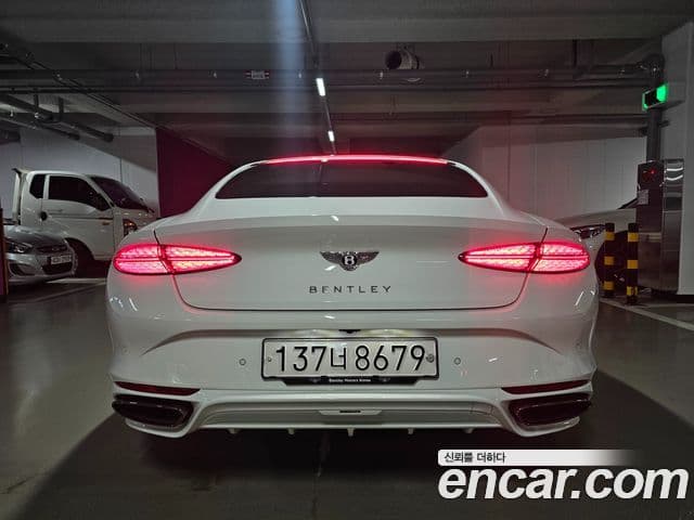 Bentley Continental GT 2025 — Photo 18/20