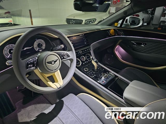 Bentley Continental GT 2025 — Photo 16/20