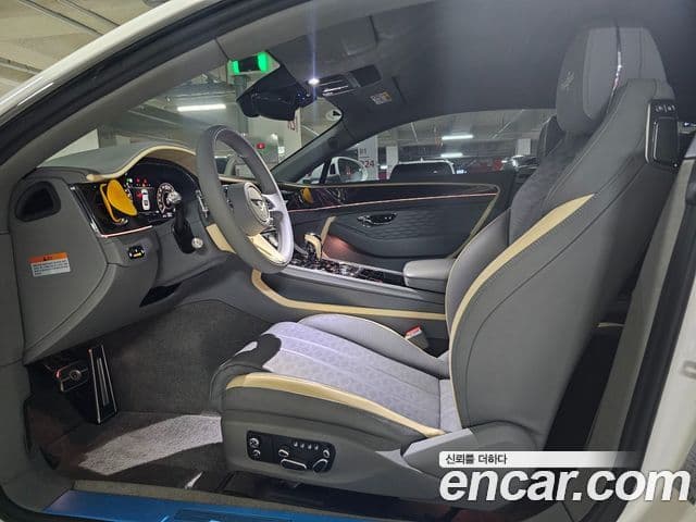 Bentley Continental GT 2025 — Photo 9/20