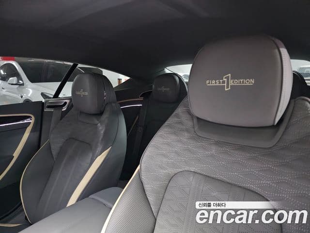 Bentley Continental GT 2025 — Photo 17/20