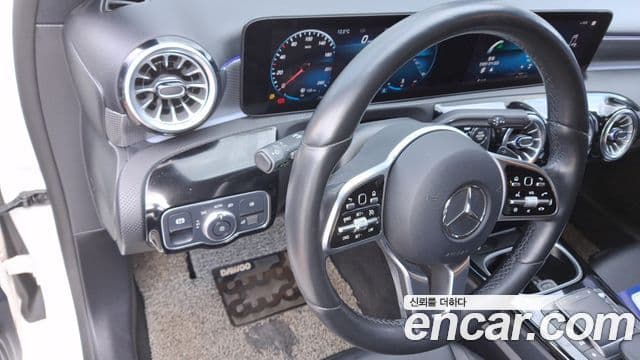 Mercedes-Benz A-Class 2022 — Şəkil 9/20