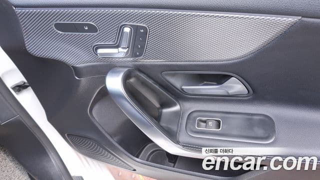Mercedes-Benz A-Class 2022 — Şəkil 19/20