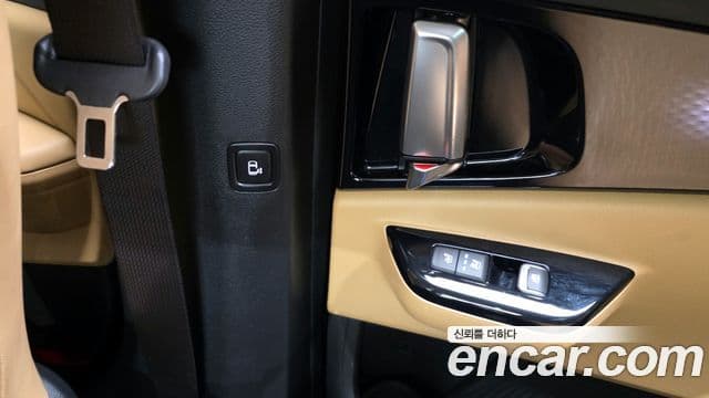 Kia Carnival 2021 — Şəkil 18/20