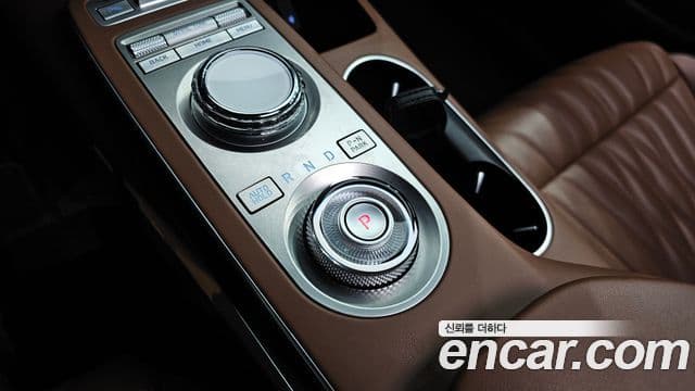 Genesis GV70 2022 — фото 8 из 20