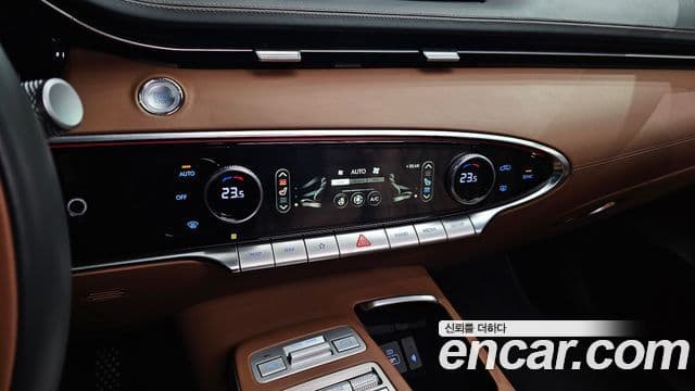 Genesis GV70 2022 — фото 15 из 20