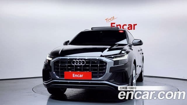 Audi Q8 2023 — Photo 7/20