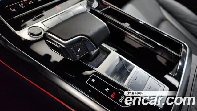 Audi Q8 2023 — Photo 1/20