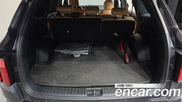 Kia Sorento 2023 — Şəkil 19/20