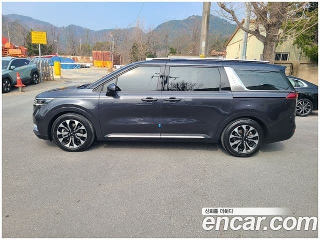 Kia Carnival 2022 — Фото 2/17