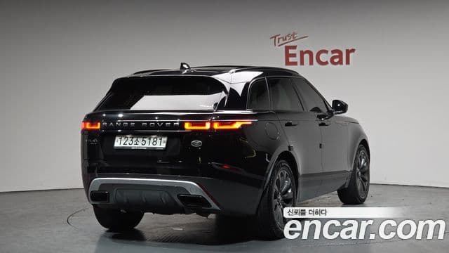 Land Rover Range Rover Velar 2019 — ფოტო 2/20