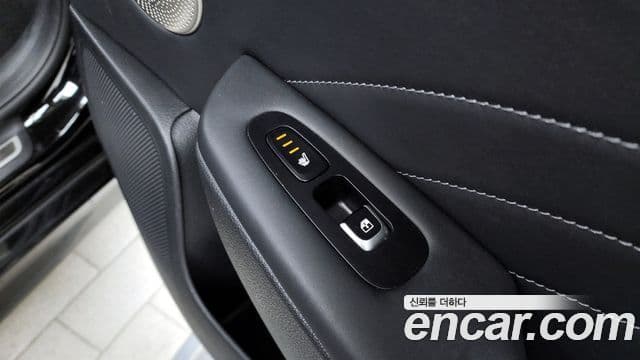 Kia Stinger 2021 — ფოტო 19/20