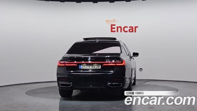 BMW 7 Series 2020 — Photo 13/20