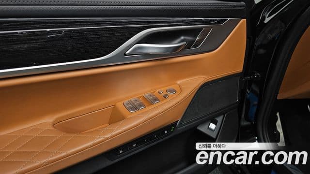 BMW 7 Series 2020 — Photo 14/20