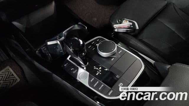 BMW 1 Series 2022 — Şəkil 9/20