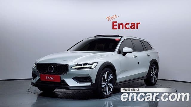 Volvo V60 Cross Country 2020 — Şəkil 1/20