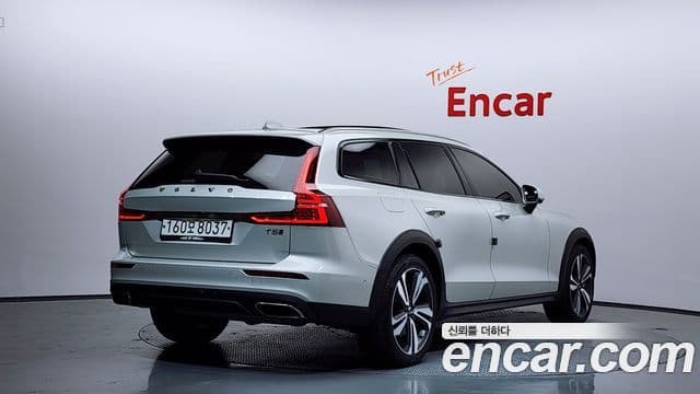 Volvo V60 Cross Country 2020 — Şəkil 2/20
