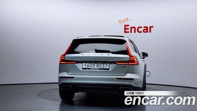 Volvo V60 Cross Country 2020 — фото 4 из 20