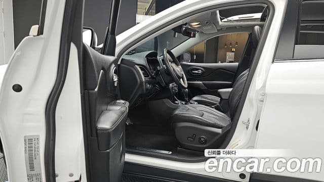 Jeep Cherokee 2020 — Şəkil 10/20