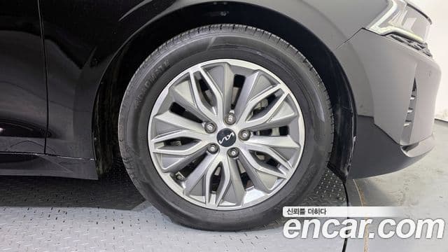 Kia K5 2022 — ფოტო 5/20