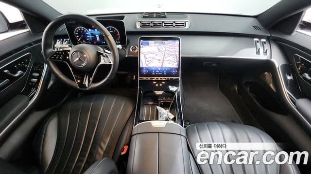 Mercedes-Benz S-Class 2023 — Photo 10/20